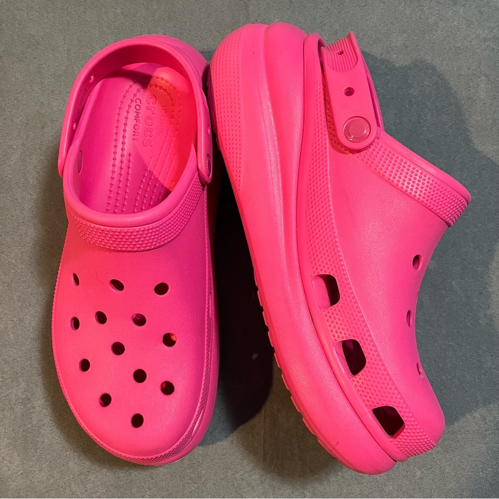 Crocs Mega Wedge Platform Clog Men’s 11 Electric Pink Bella Sandals Barbiecore